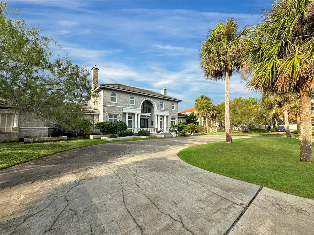 5001 Ocean Drive Corpus Christi, TX 78412