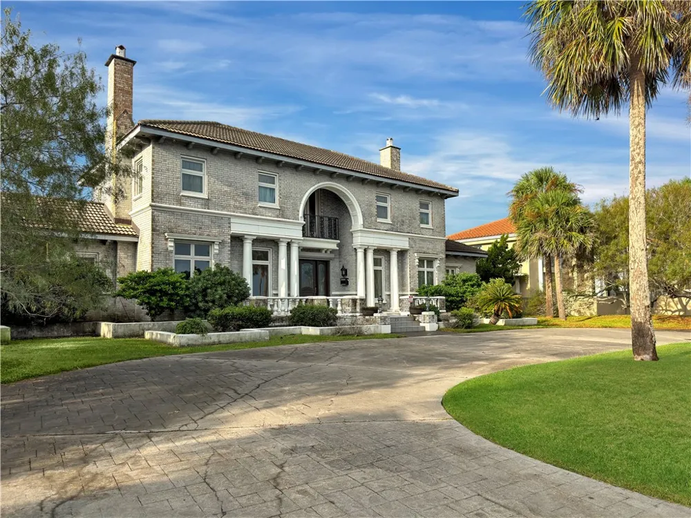 5001 Ocean Drive Corpus Christi, TX 78412