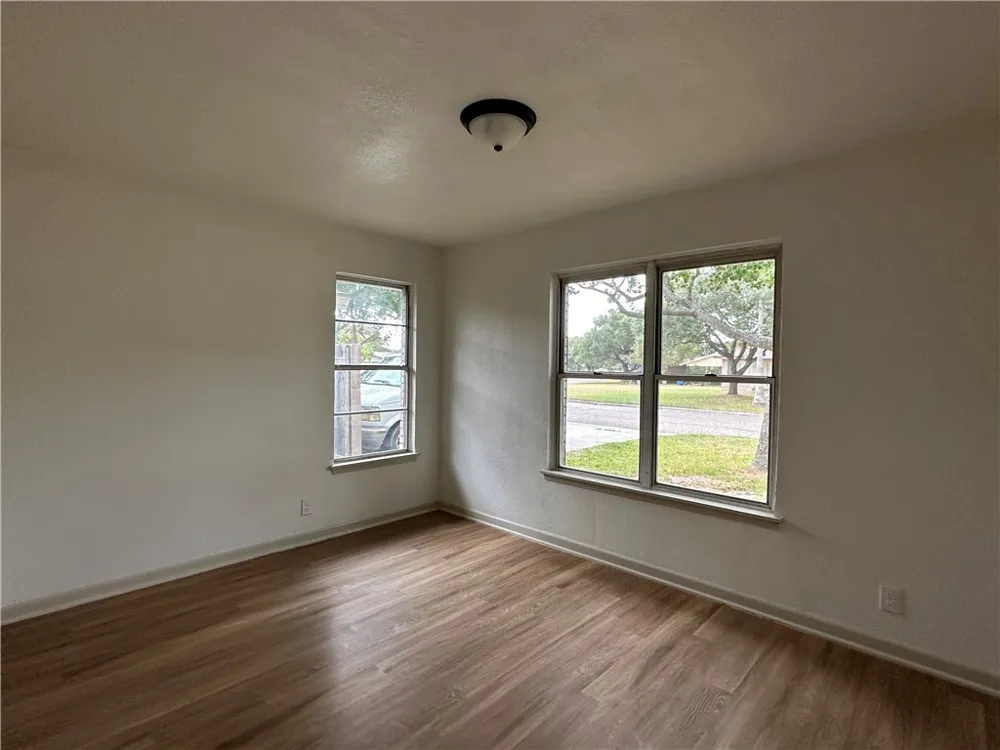 129 Janin Portland, TX 78374