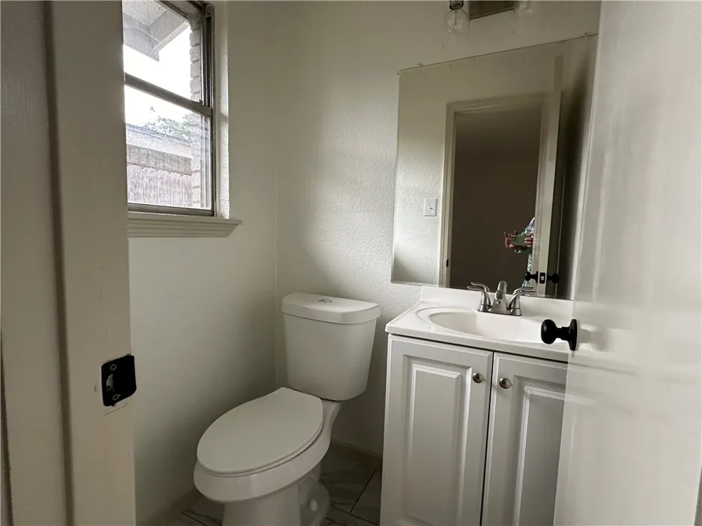 129 Janin Portland, TX 78374
