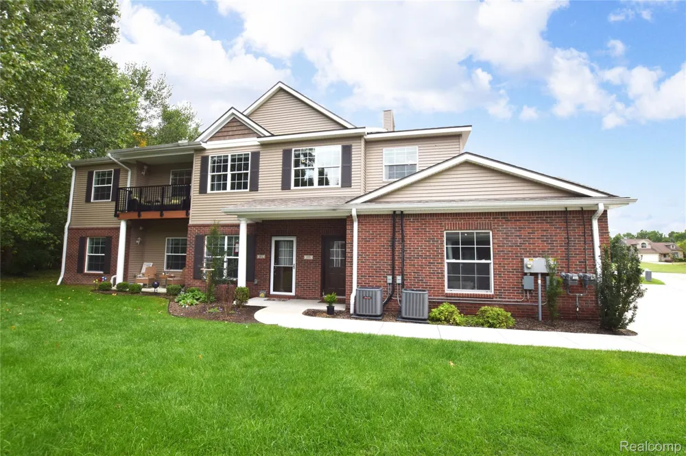 899 Watercress Lane Fenton City, MI 48430