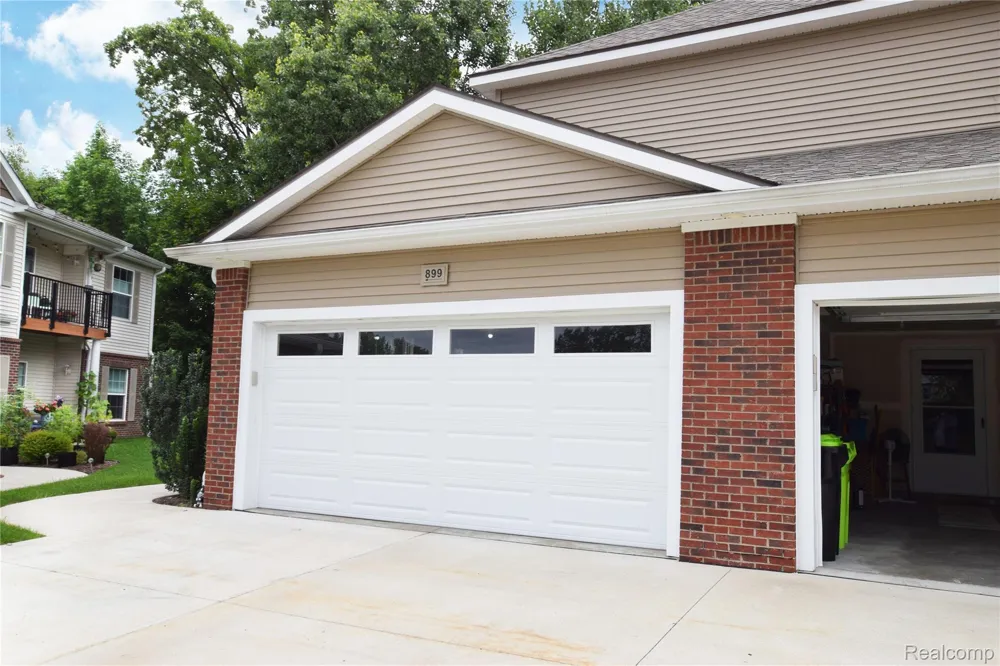 899 Watercress Lane Fenton City, MI 48430