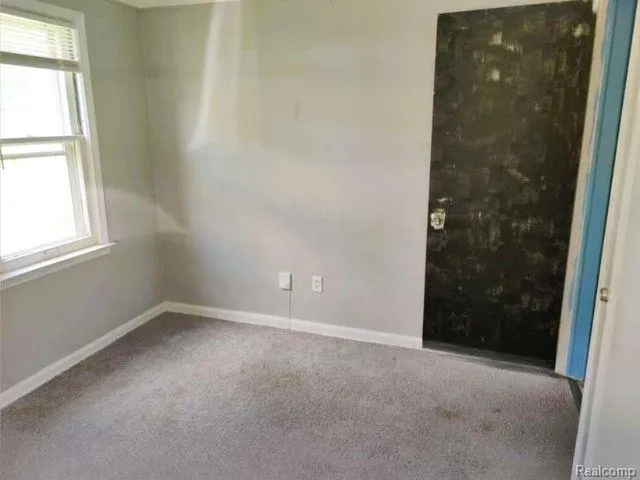 26474 Somerset Drive Inkster City, MI 48141