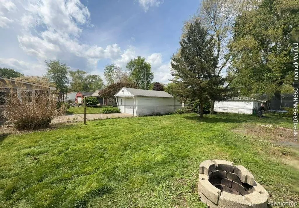 26474 Somerset Drive Inkster City, MI 48141