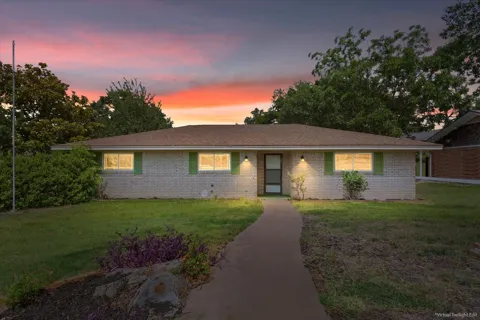 849 Arlington Drive