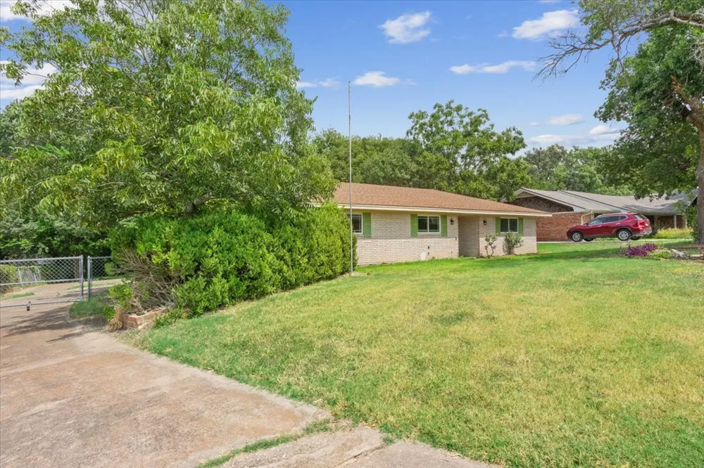 849 Arlington Drive Woodway, TX 76712