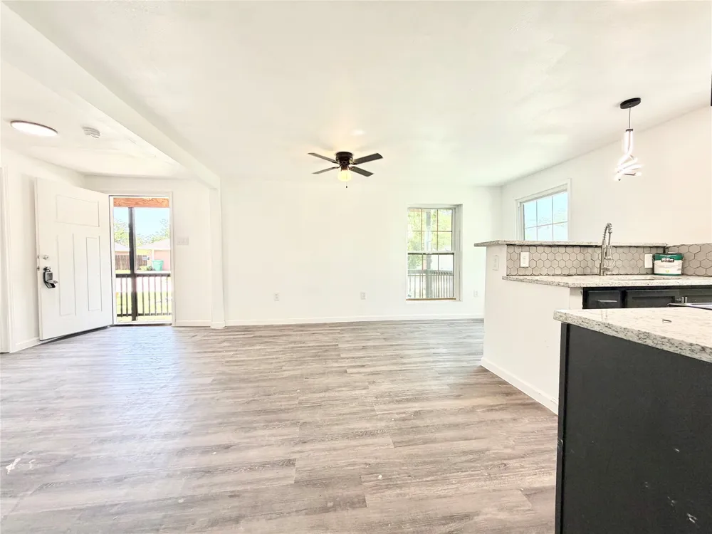 211 S Mabel Street Ferris, TX 75125