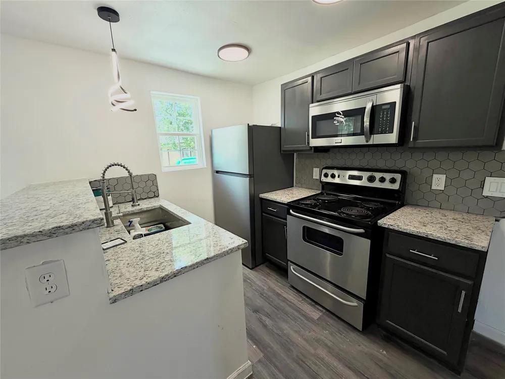 211 S Mabel Street Ferris, TX 75125