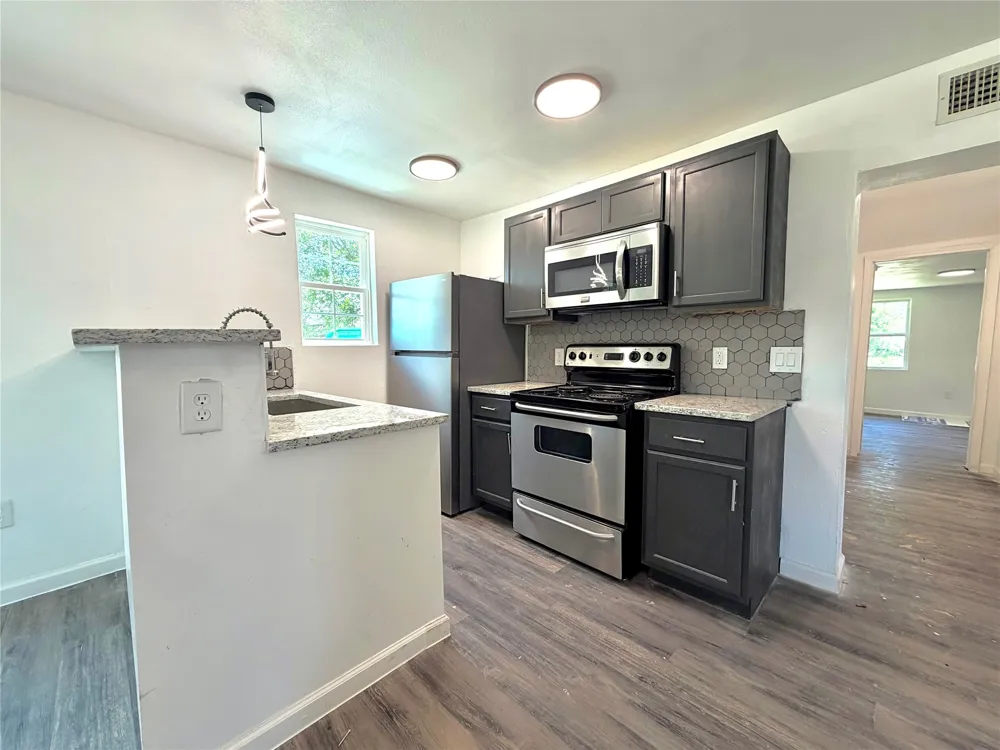 211 S Mabel Street Ferris, TX 75125