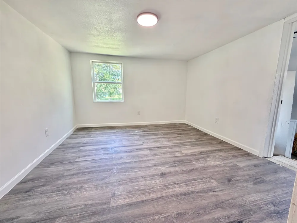 211 S Mabel Street Ferris, TX 75125