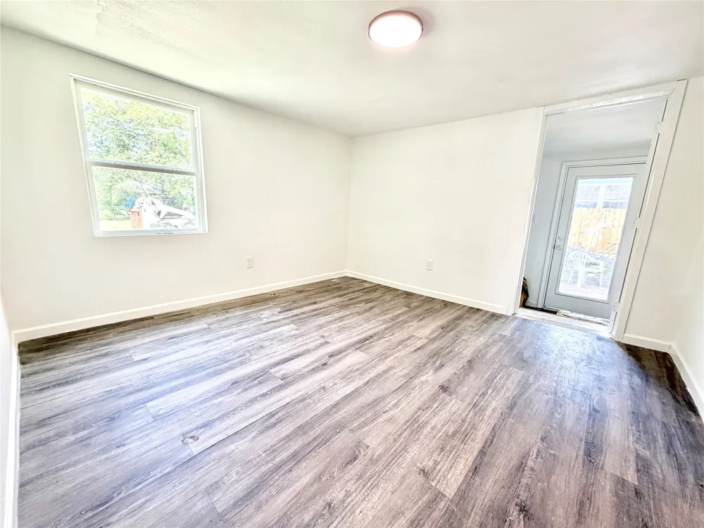 211 S Mabel Street Ferris, TX 75125