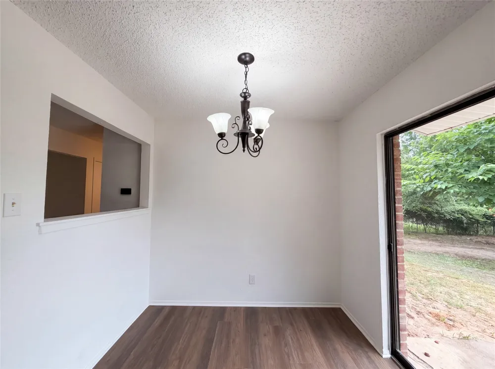 512 Lake Crest Parkway Azle, TX 76020