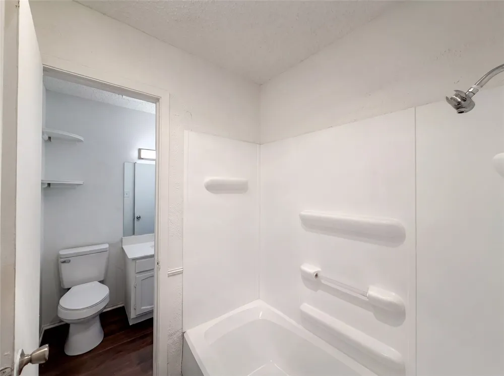 512 Lake Crest Parkway Azle, TX 76020