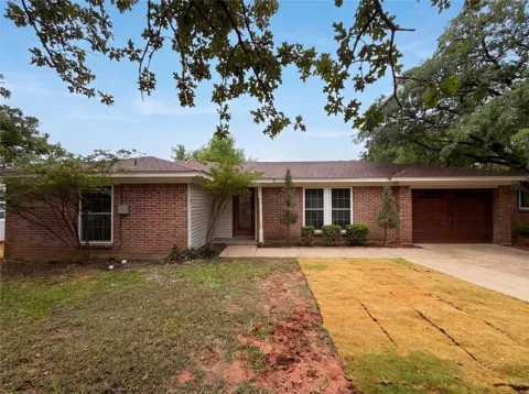 512 Lake Crest Parkway