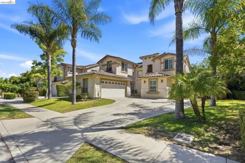 308 Foothill Dr