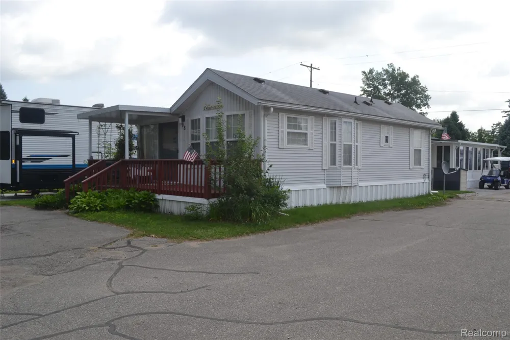 1140 S Ortonville Rd Unit 98 Road Brandon Charter Township, MI 48462