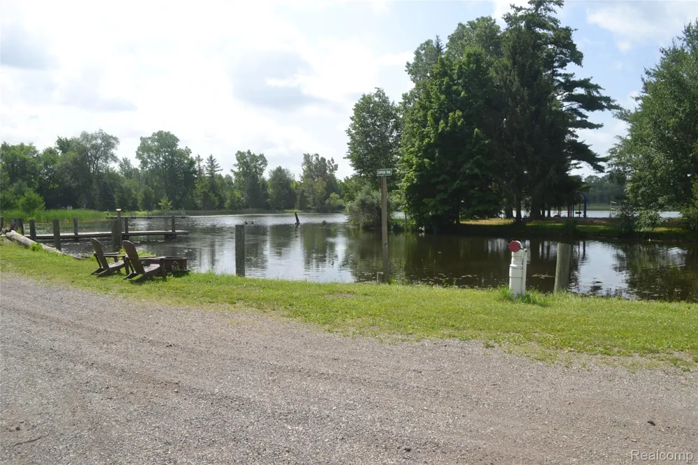 1140 S Ortonville Rd Unit 98 Road Brandon Charter Township, MI 48462