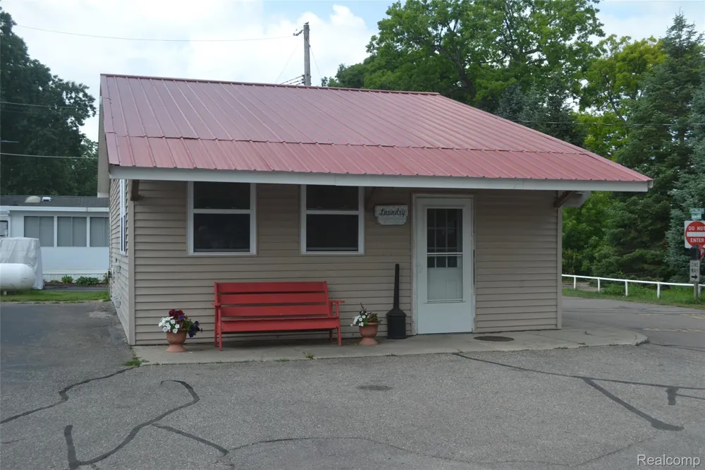 1140 S Ortonville Rd Unit 98 Road Brandon Charter Township, MI 48462