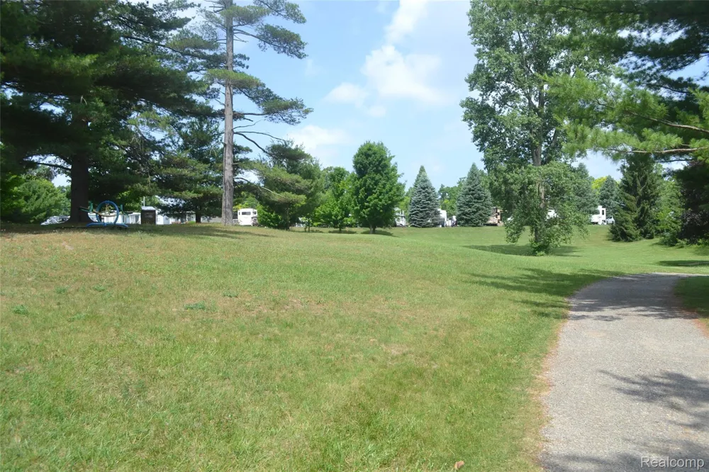 1140 S Ortonville Rd Unit 98 Road Brandon Charter Township, MI 48462