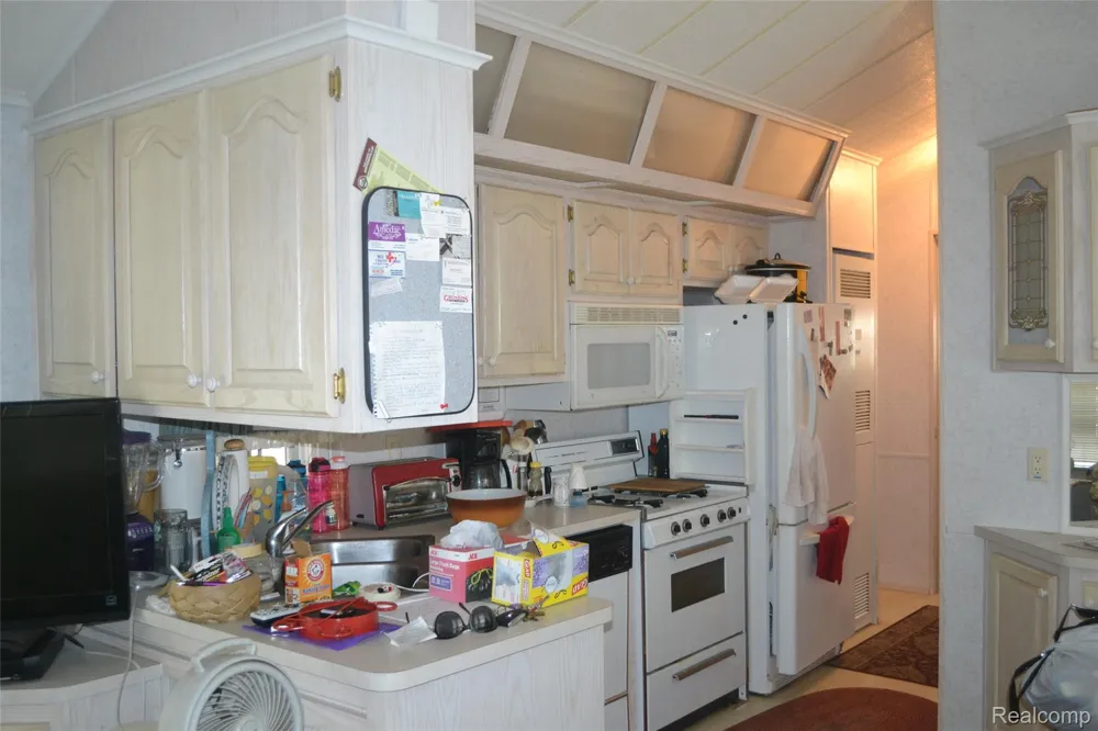 1140 S Ortonville Rd Unit 98 Road Brandon Charter Township, MI 48462