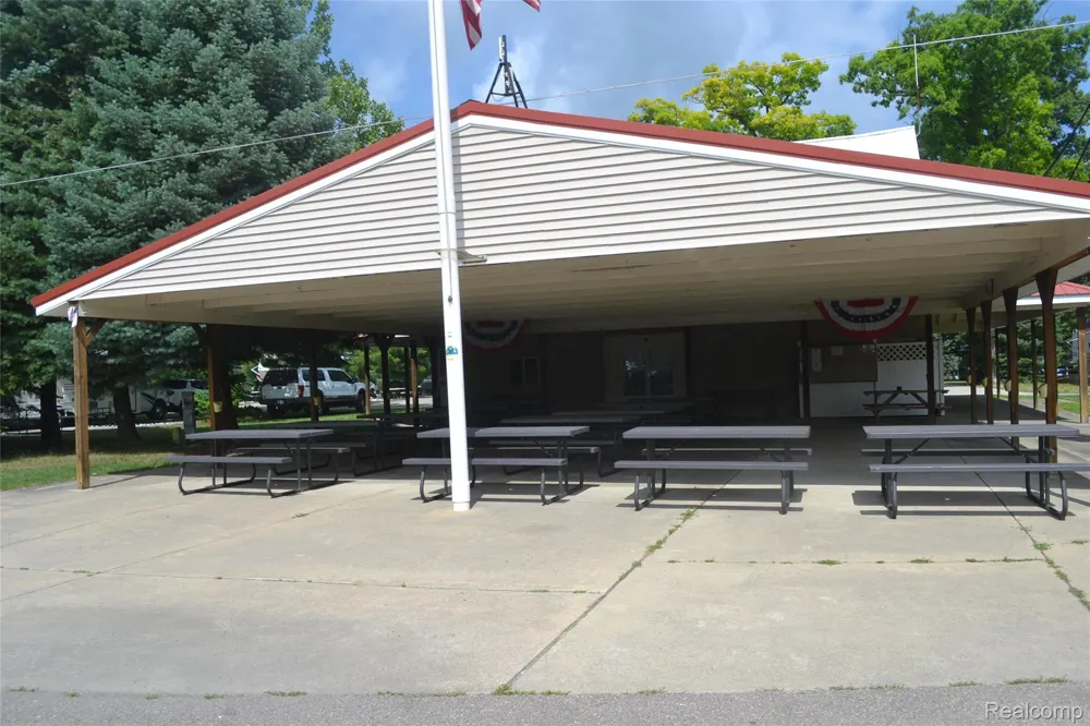 1140 S Ortonville Rd Unit 98 Road Brandon Charter Township, MI 48462