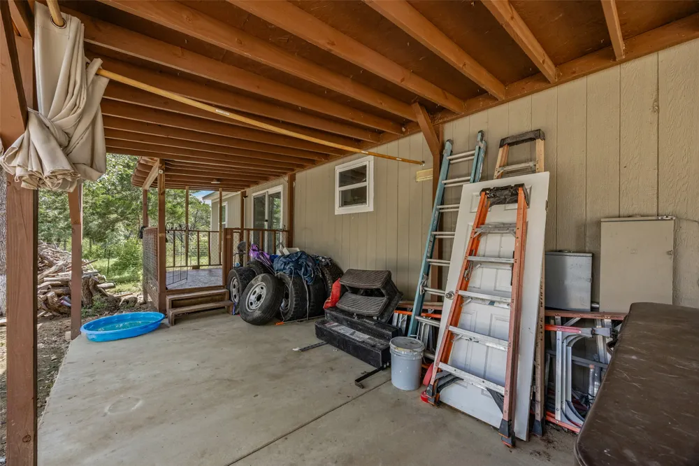 564 Boyd Road Red Rock, TX 78662