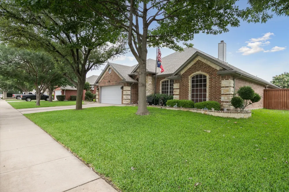 568 Willowview Drive Saginaw, TX 76179
