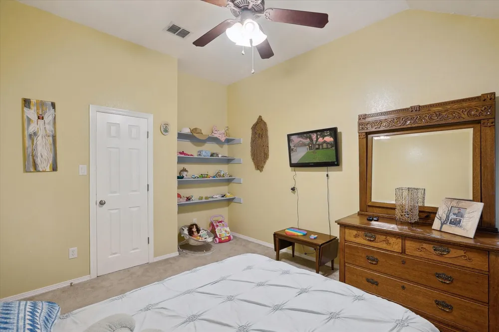 568 Willowview Drive Saginaw, TX 76179