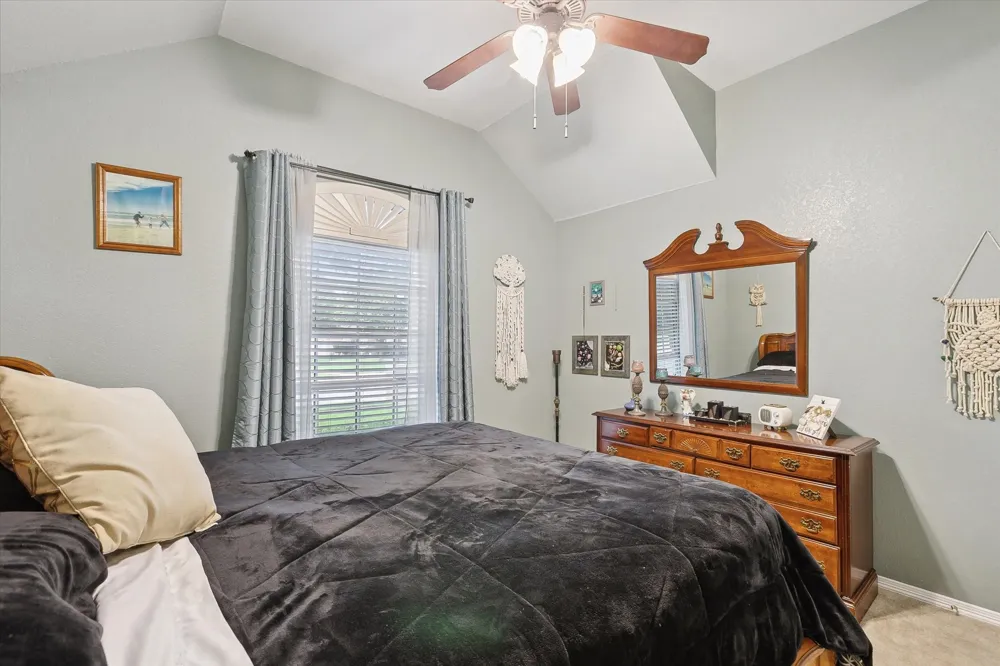 568 Willowview Drive Saginaw, TX 76179
