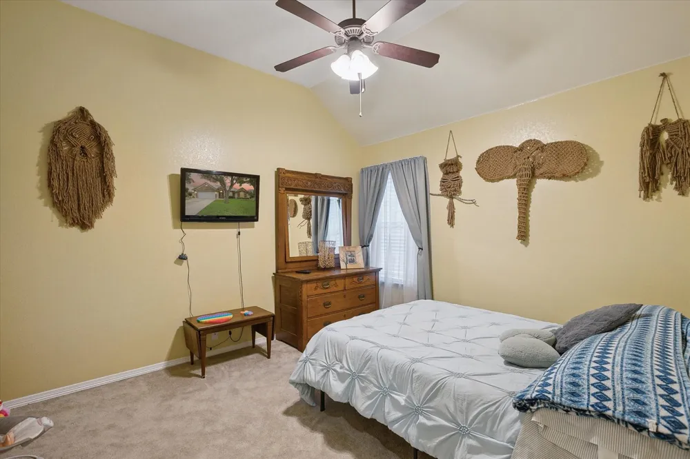 568 Willowview Drive Saginaw, TX 76179