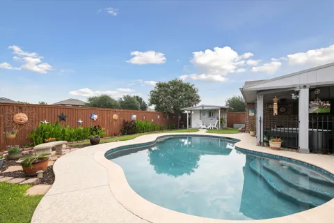 568 Willowview Drive