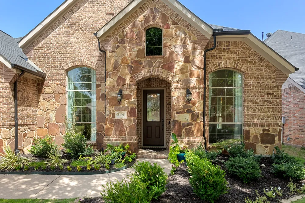 8160 Holliday Road Lantana, TX 76226