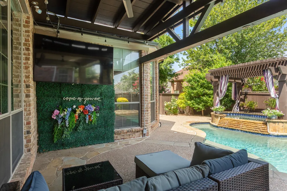 8160 Holliday Road Lantana, TX 76226