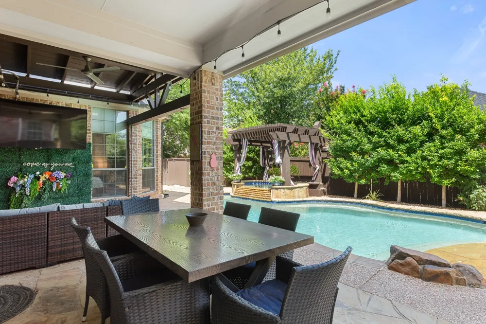 8160 Holliday Road Lantana, TX 76226