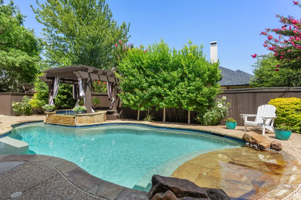 8160 Holliday Road Lantana, TX 76226