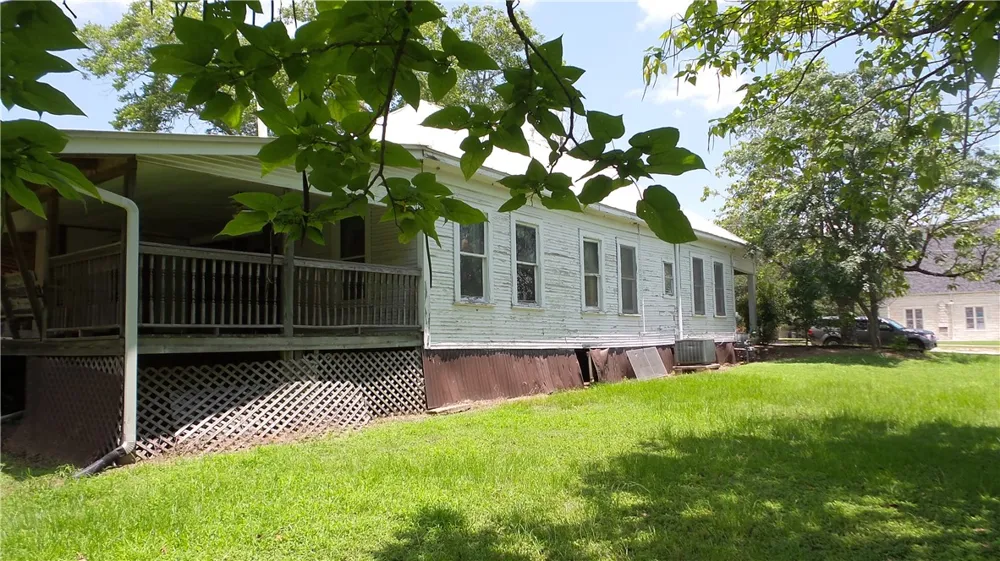 400 S Main Street Caldwell, TX 77836