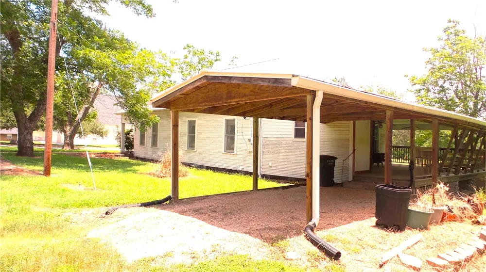 400 S Main Street Caldwell, TX 77836