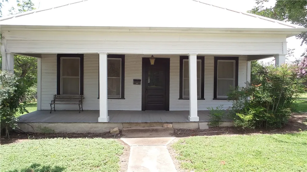 400 S Main Street Caldwell, TX 77836