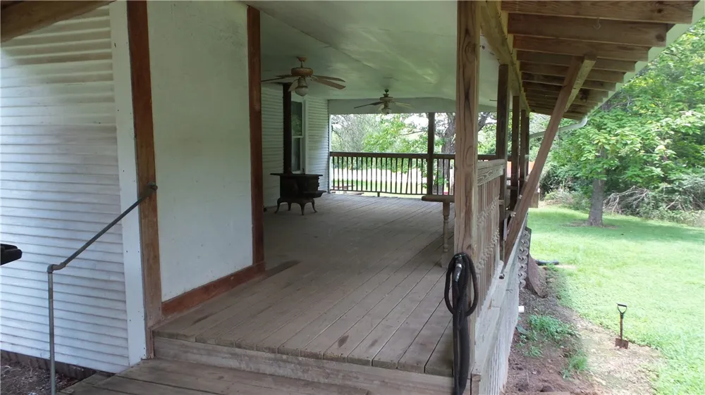 400 S Main Street Caldwell, TX 77836