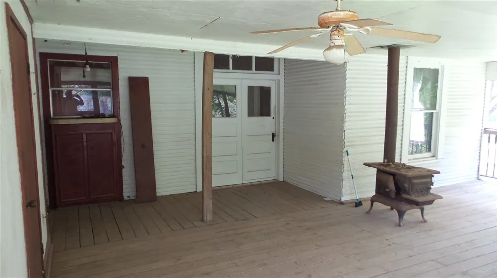 400 S Main Street Caldwell, TX 77836