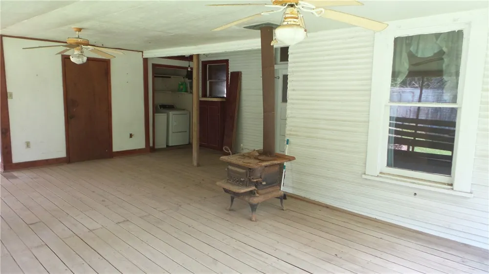400 S Main Street Caldwell, TX 77836