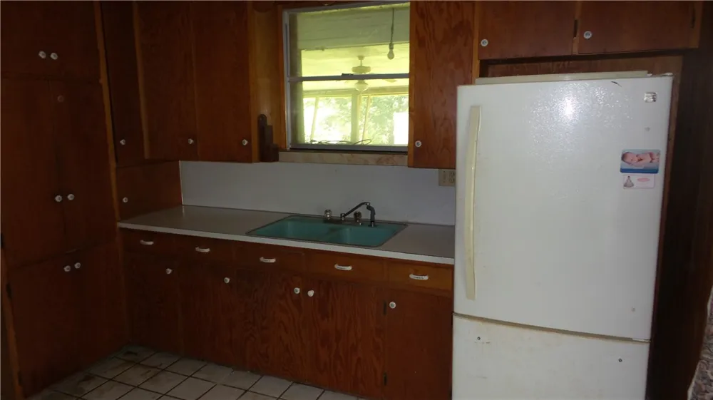 400 S Main Street Caldwell, TX 77836