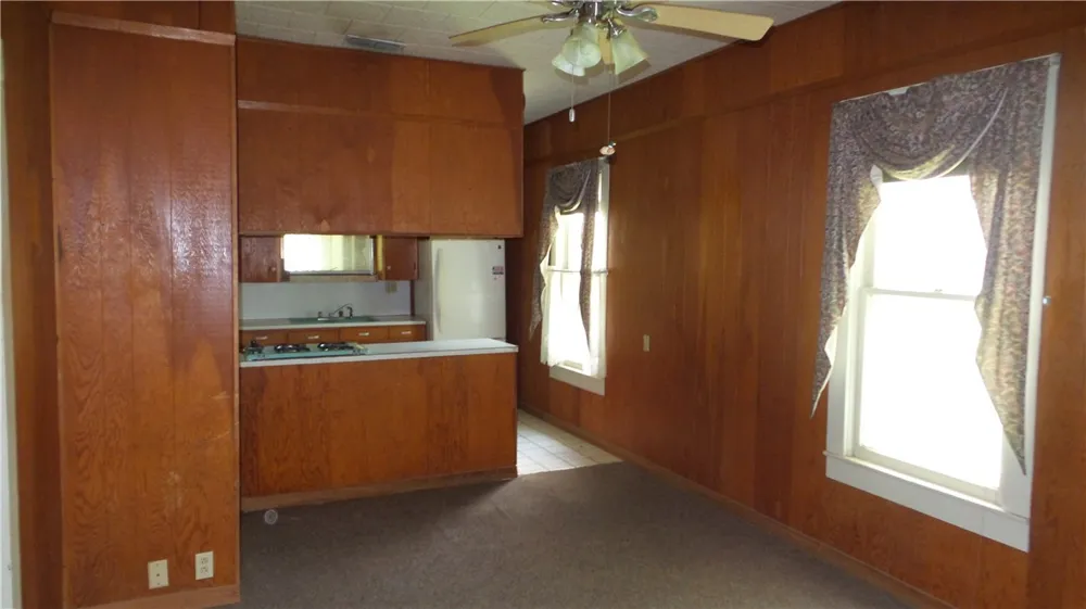 400 S Main Street Caldwell, TX 77836