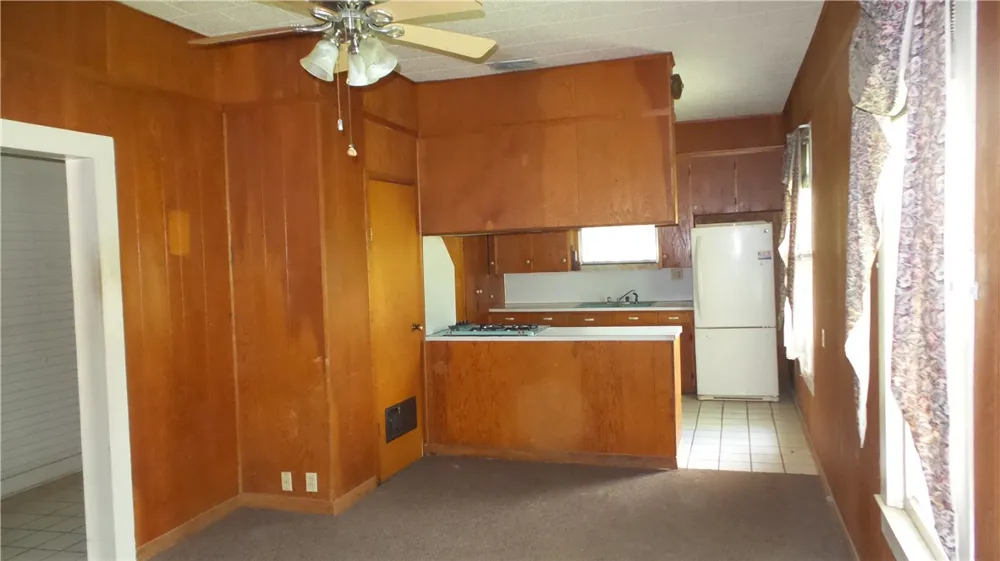 400 S Main Street Caldwell, TX 77836