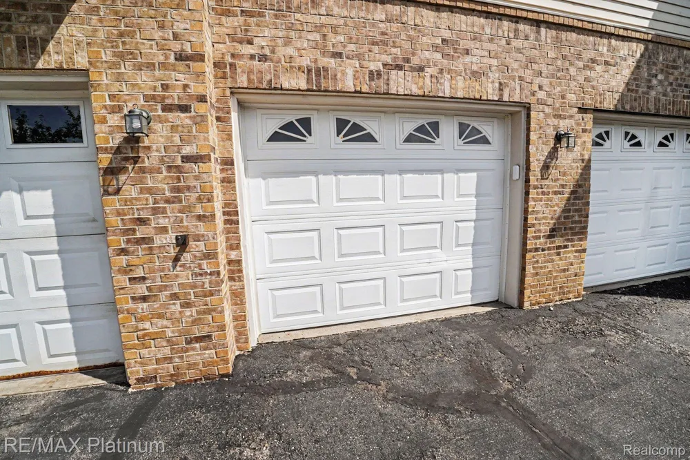 10217 CROSSVIEW TRAIL Hartland Township, MI 48855
