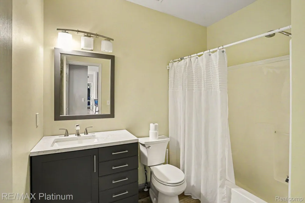 10217 CROSSVIEW TRAIL Hartland Township, MI 48855
