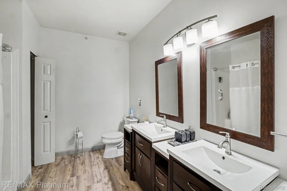 10217 CROSSVIEW TRAIL Hartland Township, MI 48855