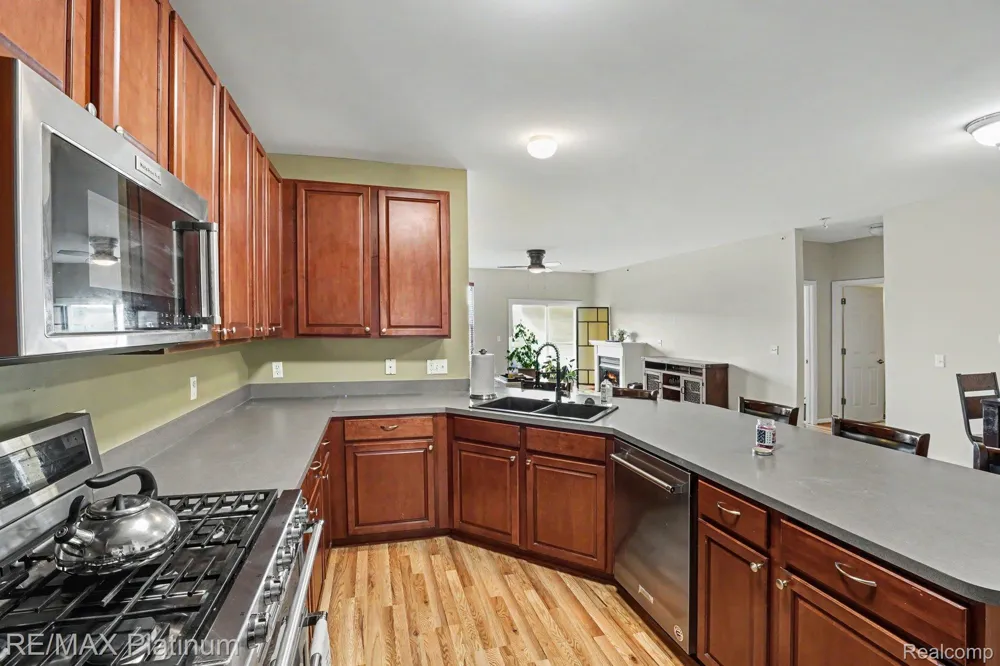 10217 CROSSVIEW TRAIL Hartland Township, MI 48855