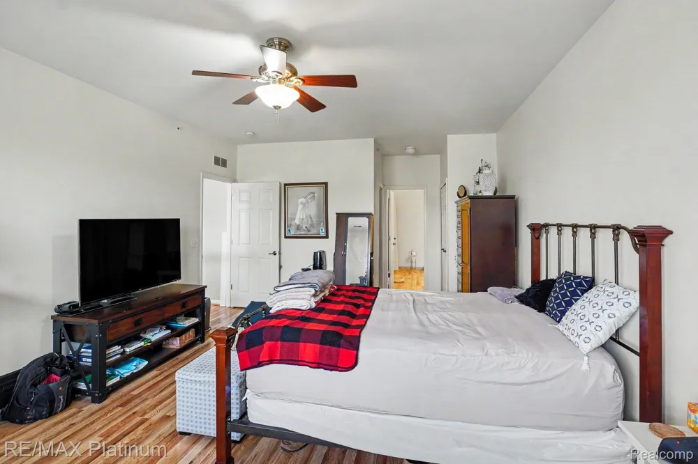 10217 CROSSVIEW TRAIL Hartland Township, MI 48855