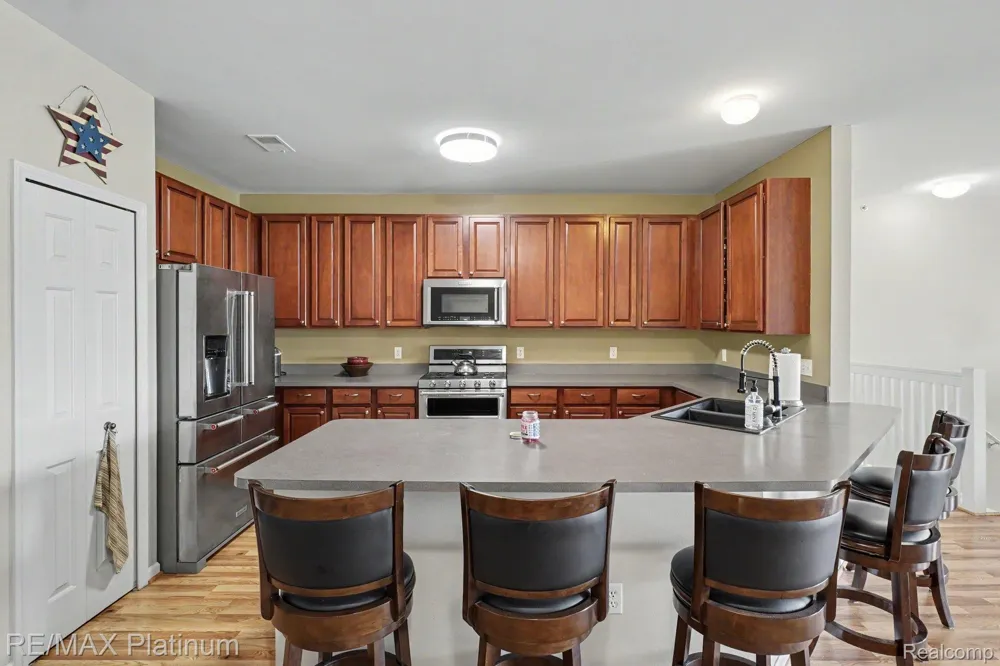 10217 CROSSVIEW TRAIL Hartland Township, MI 48855